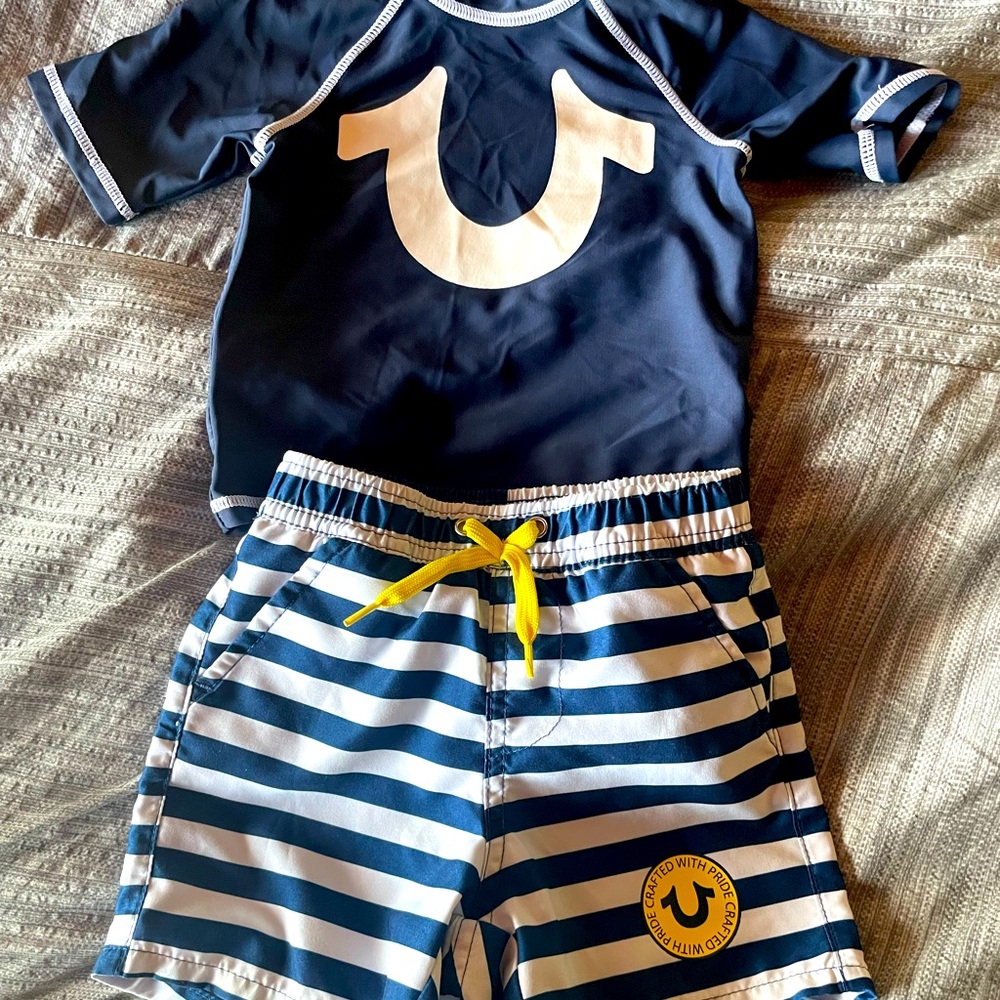 ✨True Religion ✨Swim Set size 12 months 💙🌊🐟
